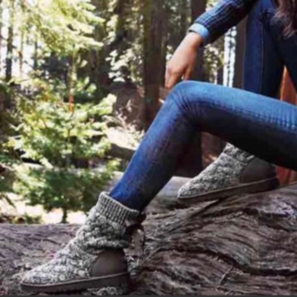 UGG Isla Bow Boots